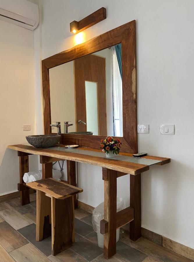 Ah Muzenkab Hotel El Cuyo Luaran gambar