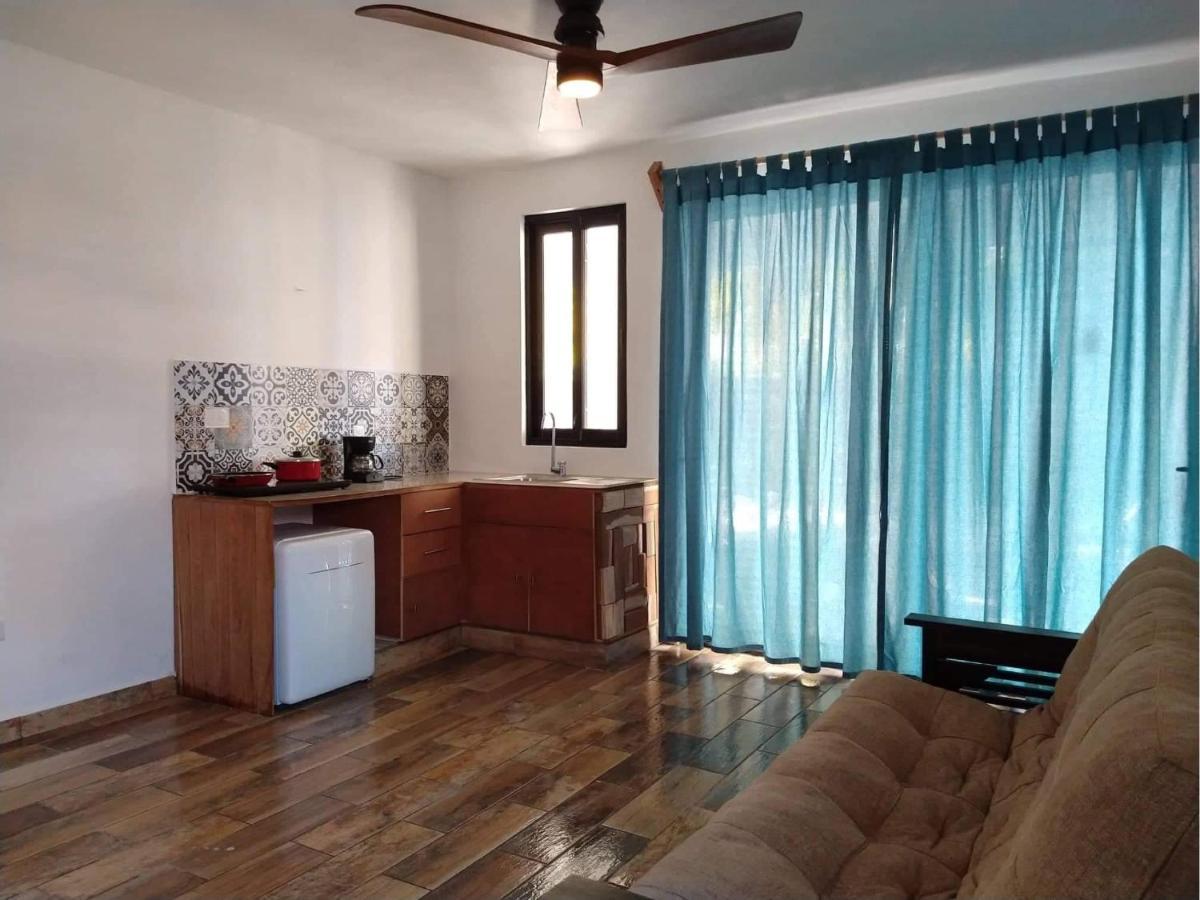 Ah Muzenkab Hotel El Cuyo Luaran gambar