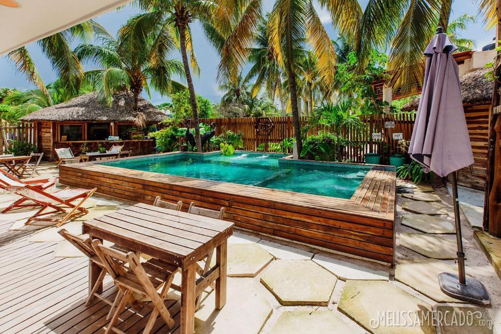 Ah Muzenkab Hotel El Cuyo Luaran gambar
