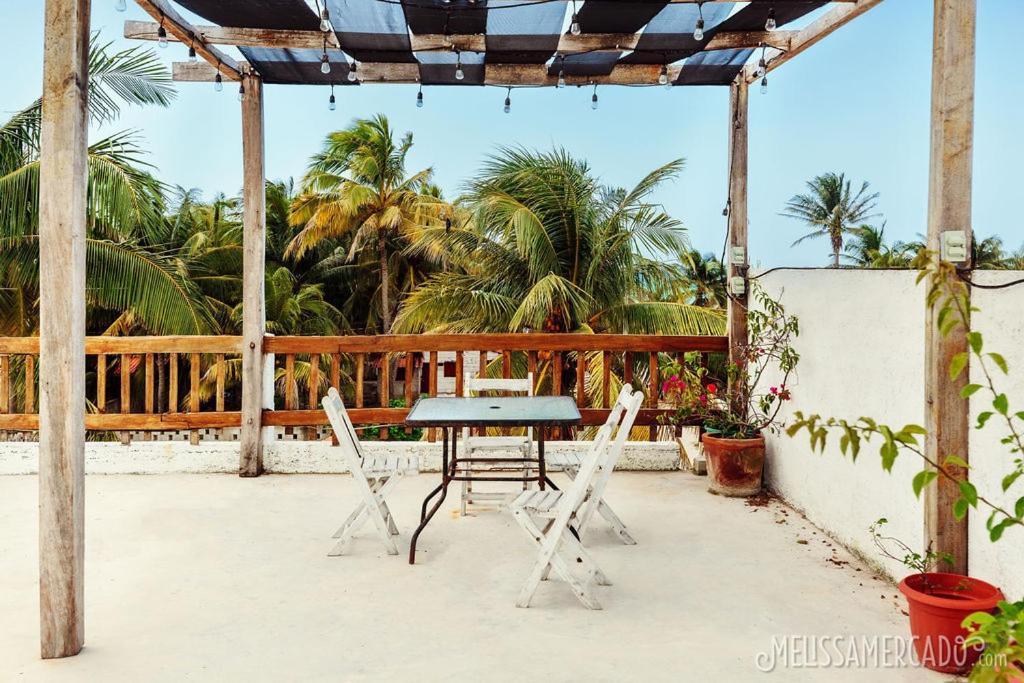 Ah Muzenkab Hotel El Cuyo Luaran gambar